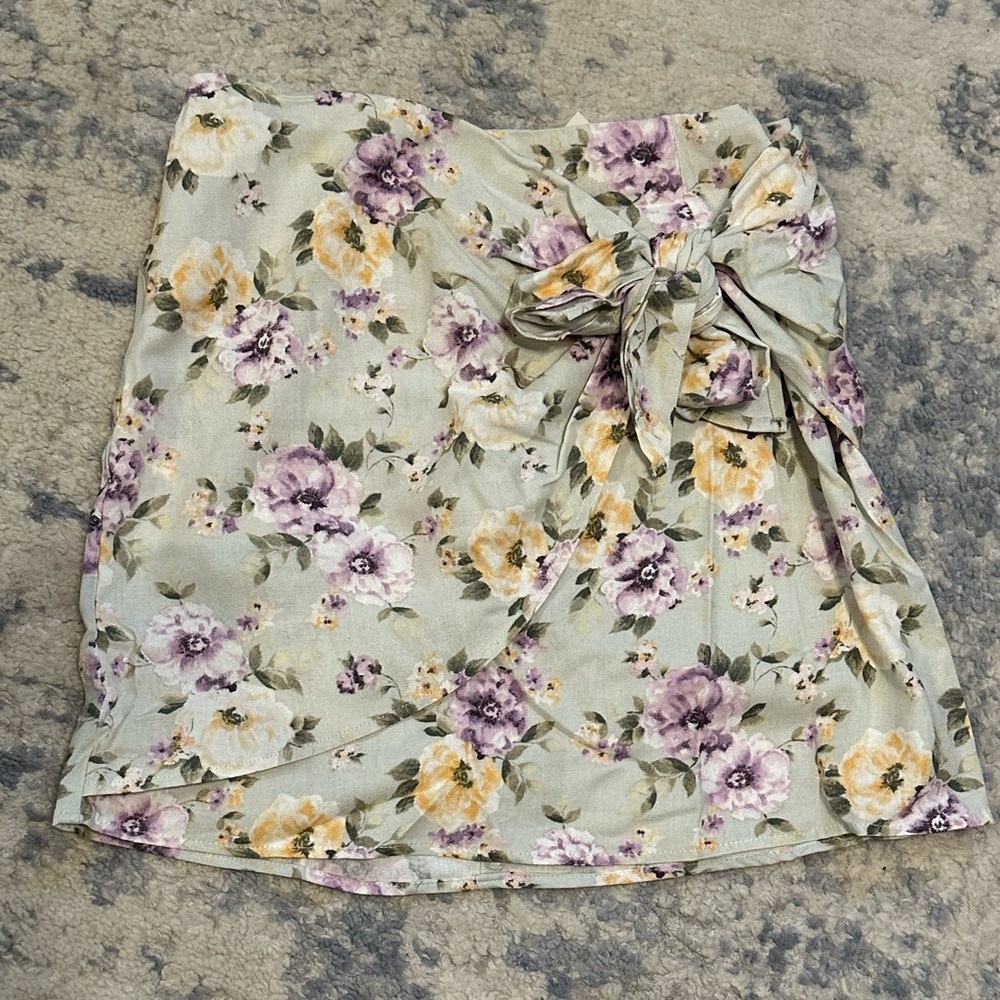 NWT Francesca’s skirt